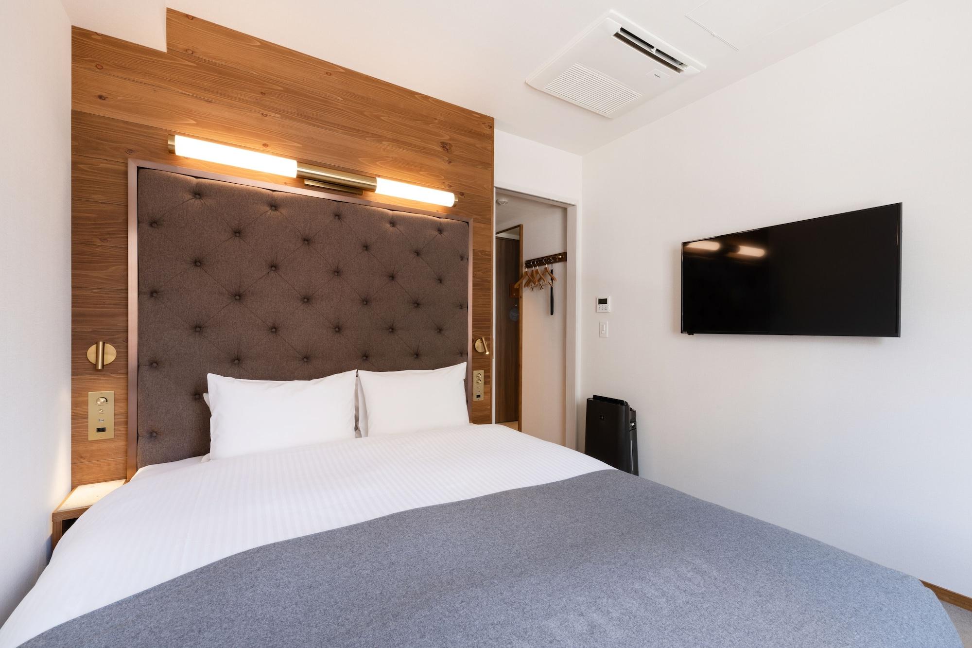 The Knot Hotel 3*